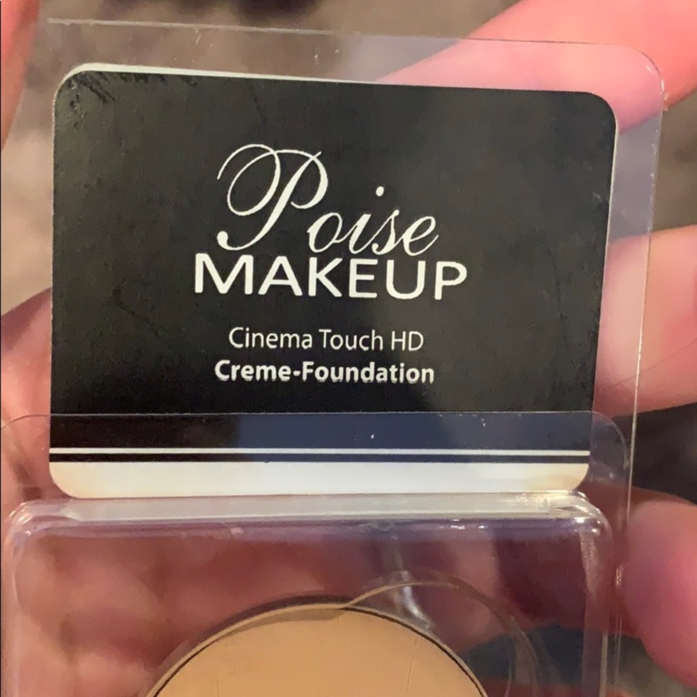 Makeup - Picture 5 of 5